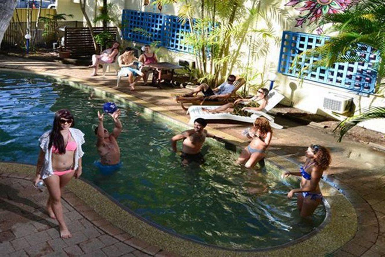 Mad Monkey Village Cairns Exterior foto