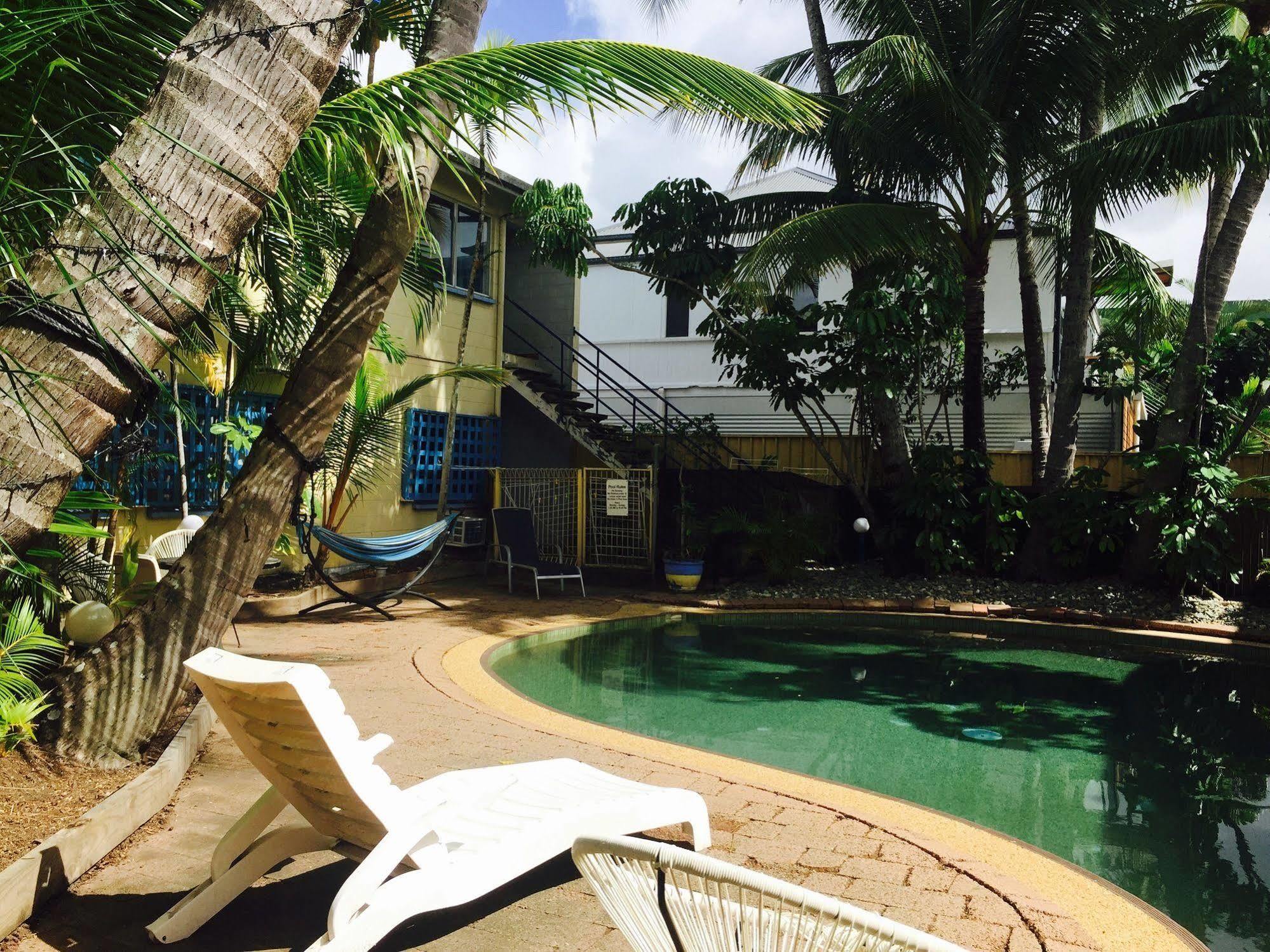 Mad Monkey Village Cairns Exterior foto